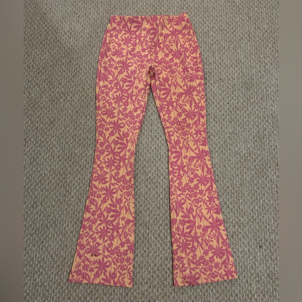 Super fun Zara Pink and Orange Floral Flare Pants. Size M.